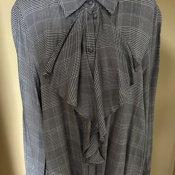 Zara Gray Plaid Blouse with Bow Detail - Picture 2 of 5